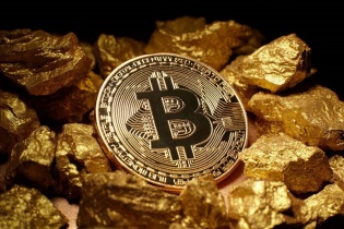 Giá Bitcoin ngày 26.5: Facebook tung “hàng hot”, Bitcoin vọt 8000$