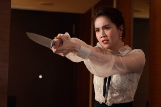 Ngọc Trinh "biến hóa" trong series phim ngắn đánh dấu tuổi 30