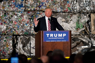 Cuộc chiến thương mại "dễ dàng" của Trump đang ngày càng khó