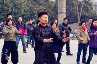 Từ Hiểu Đông thách đấu đệ tử Trần Tiểu Vượng