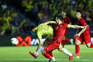 Báo Hàn Quốc đưa tin rầm rộ sau khi tuyển Việt Nam đánh bại Thái Lan