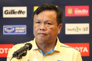 HLV Thái Lan: "Đừng nhắc tới thất bại trước Việt Nam nữa"