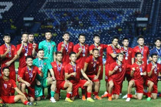 Việt Nam chính thức tăng 2 bậc trên bảng xếp hạng FIFA
