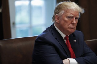 Ông Trump: “Thị trường Mỹ sẽ sụp đổ nếu tôi không tái đắc cử năm 2020”