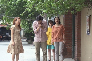 Cả đoàn phim "Về nhà đi con" đều khóc khi ông Sơn đến nhà Vũ đón Thư về