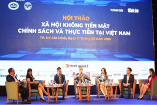 Giới trẻ và xu hướng tiêu dùng không tiền mặt