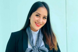 Khánh Thi bị lừa tiền, thất lạc 4 vali hành lý