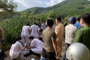 Xe khách rơi xuống vực, 1 người chết, nhiều người bị thương