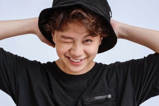 Ánh Dương "Về nhà đi con" không sexy nhưng vẫn làm fan đổ rạp