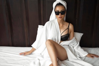 Diễn viên Thanh Hương khoe đường cong nóng bỏng 