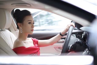 "Quỳnh búp bê" giàu cỡ nào?
