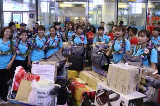 Đội tuyển nữ Việt Nam vô địch Đông Nam Á… trong cô đơn 