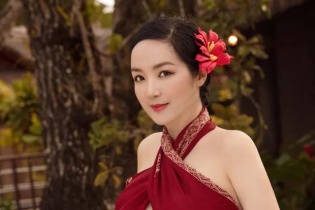 Giáng My diện bikini khoe vóc dáng gợi cảm như "gái 18" dù gần 50 tuổi