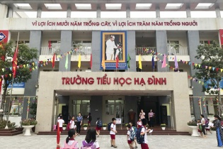 Hà Nội: Học sinh nghỉ học sau vụ cháy kho Rạng Đông