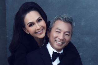 Diễm My và chồng kỷ niệm 25 năm cưới