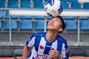 Trợ lý thầy Park bị "ném đá" vì nhận xét Văn Hậu