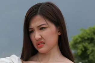 Trà của "Hoa hồng trên ngực trái" bị khán giả ghét hơn cả Nhã phim Về nhà đi con