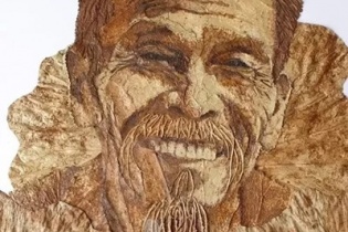 Chân dung phi công Nguyễn Văn Bảy bằng lá sen
