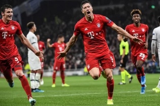 Bayern thắng Tottenham 7-2