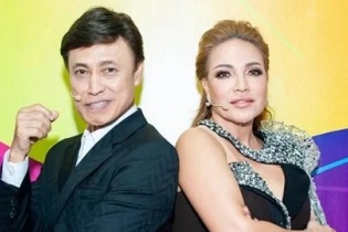 Thanh Hà tránh nhìn Tuấn Ngọc khi song ca