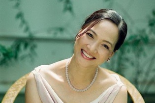 NSND Lê Khanh: "Tôi cảm thấy áp lực khi quay lại với điện ảnh"