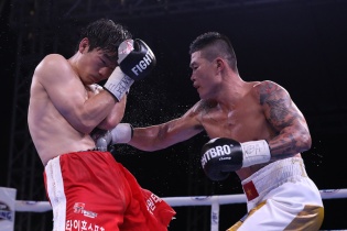 Trương Đình Hoàng thắng đối thủ Hàn Quốc Lee Gyu Huyn, đoạt đai WBA Đông Á