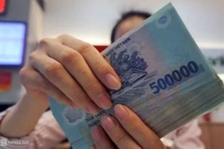 Chính phủ muốn tăng lương cơ sở