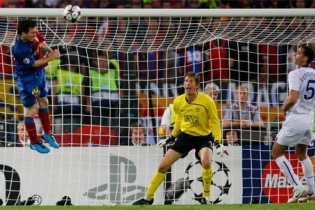 Messi thích nhất bàn ghi vào lưới Man Utd