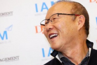 Báo Hàn Quốc nói gì khi HLV Park nhận lương cao nhất lịch sử bóng đá Việt Nam?