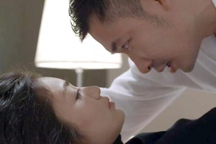 Trọng Nhân "Hoa hồng trên ngực trái" sợ chồng Diệu Hương ghen