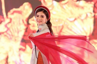 Hoa khôi xứ Dừa 2019 gọi tên Bùi Kim Quyên