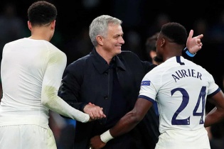 Tottenham thắng trận thứ hai liên tiếp cùng Mourinho