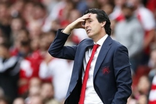 Arsenal sa thải HLV  Unai Emery