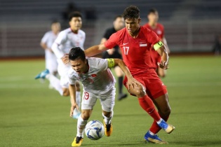 Ai thay vị trí Quang Hải để đấu Thái Lan?