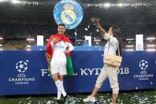 C.Ronaldo hối hận vì chia tay Real Madrid