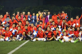 Cổ động viên Indonesia ngả mũ, thừa nhận U22 Việt Nam quá mạnh 
