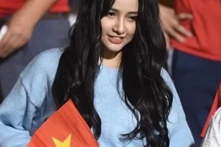 Cổ động viên xinh đẹp được tìm kiếm sau chung kết bóng đá nam SEA Games 30