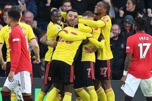 Man Utd thua đội bét bảng Ngoại hạng Anh