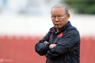 HLV Park: "Sẽ có người phù hợp thay thế Đoàn Văn Hậu"