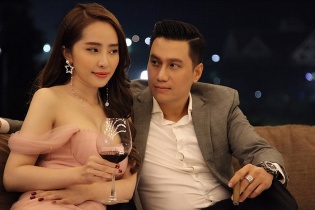 Quỳnh Nga tình tứ bên Việt Anh ở hậu trường phim “Sinh tử”