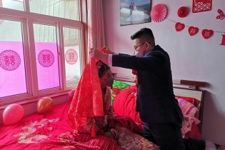 Đám cưới không khách mời giữa mùa dịch