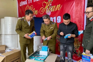 Phát hiện xưởng làm khẩu trang kháng khuẩn bằng giấy vệ sinh