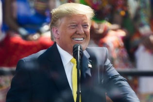 Trump nói Mỹ đang kiểm soát tốt Covid-19