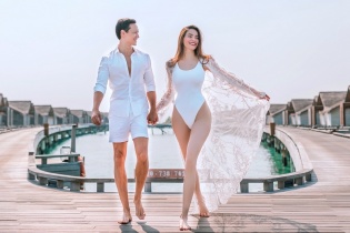Hồ Ngọc Hà diện loạt áo tắm ở Maldives