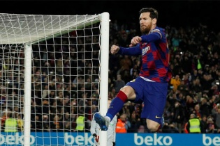 Messi đưa Barca trở lại đỉnh bảng La Liga