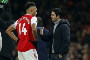 HLV Mikel Arteta của Arsenal dương tính với Covid-19