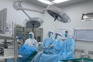 Huy động toàn lực điều trị cho bệnh nhân mắc COVID-19 nặng