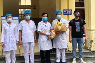 Thêm 5 bệnh nhân mắc COVID-19 được công bố khỏi bệnh