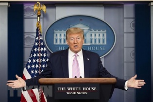 Tổng thống Trump có thể sẽ ký sắc lệnh tạm ngừng nhập cư vào 22/4