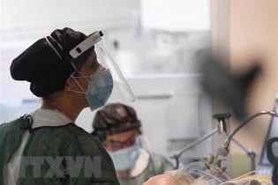 Dịch COVID-19 đến 21h ngày 30/4: Thêm 1 quốc gia "thất thủ"